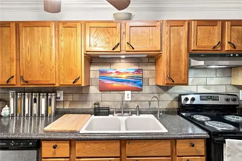 Kitchen - 16436 Low Gap Rd, West Fork, AR 72774 photo 5 of 5