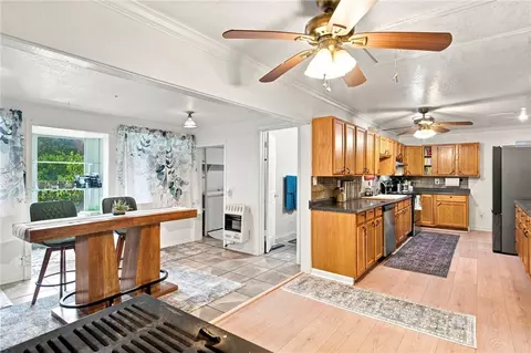 Kitchen - 16436 Low Gap Rd, West Fork, AR 72774 photo 1 of 5