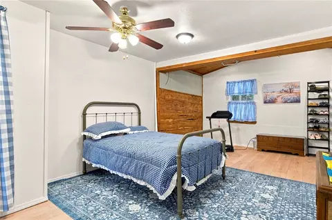 Bedroom - 16436 Low Gap Rd, West Fork, AR 72774 photo 1 of 3