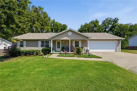 108 Paradise Cove Ln, Berryville, AR 72616