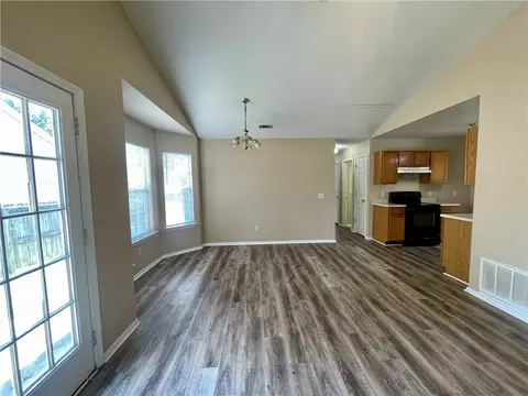 Living - 2381 Springbrook Ave, Springdale, AR 72764 photo 3 of 4