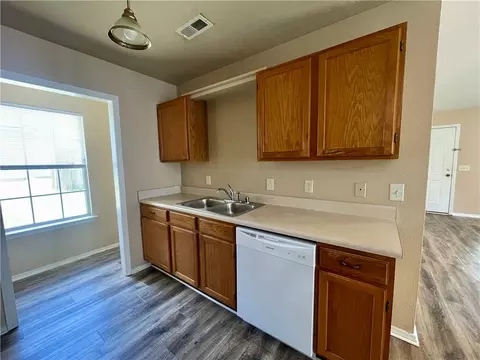 Kitchen - 2381 Springbrook Ave, Springdale, AR 72764 photo 5 of 5