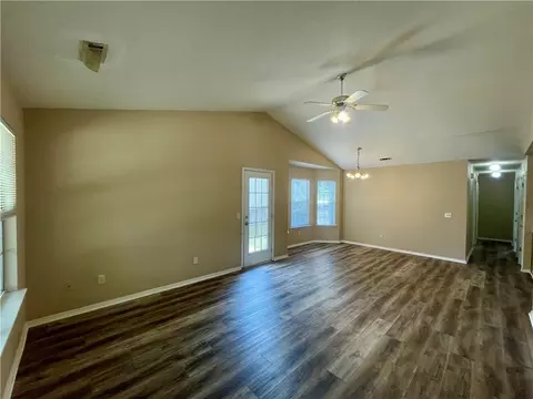 Living - 2381 Springbrook Ave, Springdale, AR 72764 photo 2 of 4
