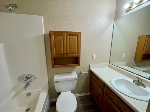 Bath - 2381 Springbrook Ave, Springdale, AR 72764 photo 2 of 2
