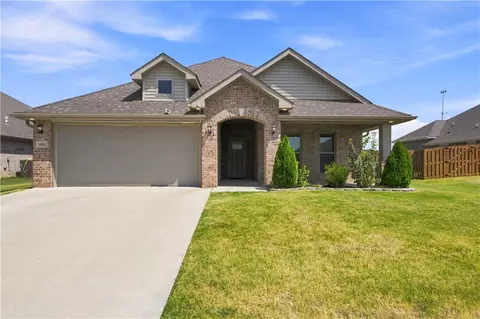1051 Pink Lady Pl, Bentonville, AR 72712