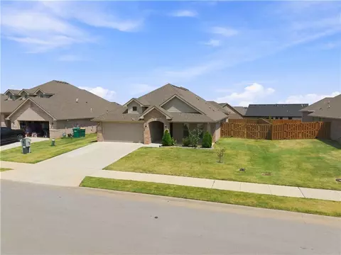 1051 Pink Lady Pl, Bentonville, AR 72712
