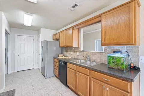 Kitchen - 606 Emerald St, Lowell, AR 72745 photo 2 of 4