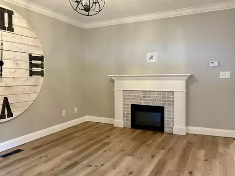 Living - 2401 Anvil, Harrison, AR 72601 photo 3 of 3