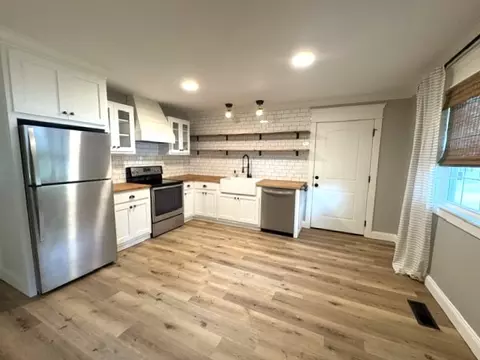 Kitchen - 2401 Anvil, Harrison, AR 72601 photo 2 of 3