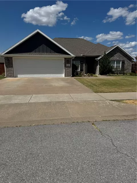 510 Buffalo Gap Dr, Siloam Springs, AR 72761