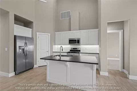 Kitchen - 401 Jasper Rd, Centerton, AR 72719 photo 2 of 4