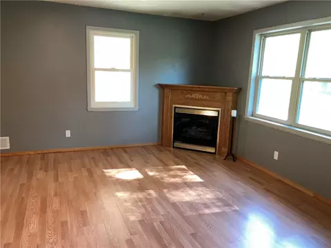 Living - 3956 Perry St, Harrison, AR 72601 photo 2 of 5