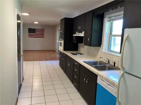 Kitchen - 3956 Perry St, Harrison, AR 72601 photo 2 of 2