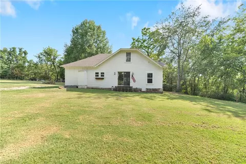 153 Amanda Pl, Huntsville, AR 72740