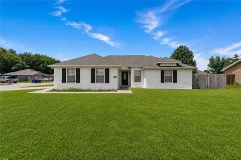 1600 Whirlaway Ln, Prairie Grove, AR 72753