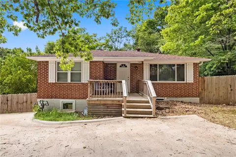 453 Mashburn Ave, Fayetteville, AR 72701