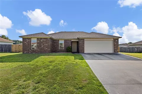 104 Country Oaks Dr, Dardanelle, AR 72834