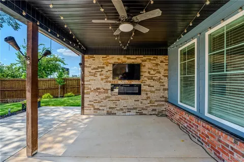 Exterior - 1031 Red Maple St, Centerton, AR 72719 photo 7 of 11