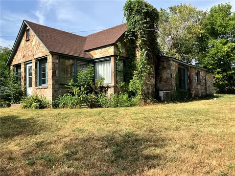 409 2nd St, Decatur, AR 72722