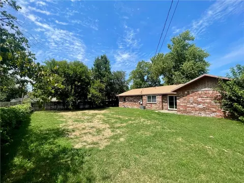 Exterior - 3909 Clark Ave, Springdale, AR 72762 photo 6 of 9