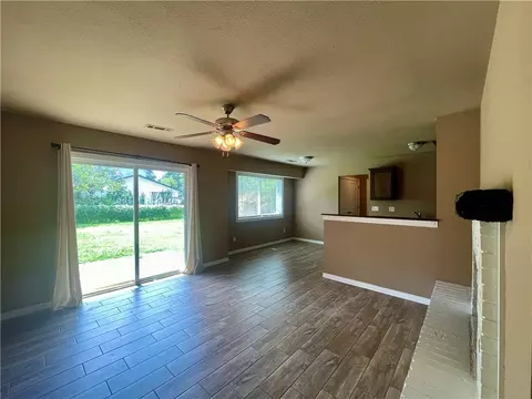 Living - 3909 Clark Ave, Springdale, AR 72762 photo 4 of 10