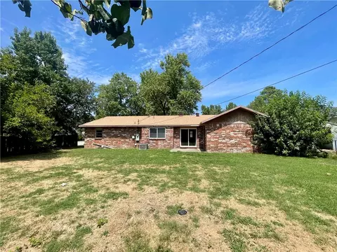 Exterior - 3909 Clark Ave, Springdale, AR 72762 photo 5 of 9