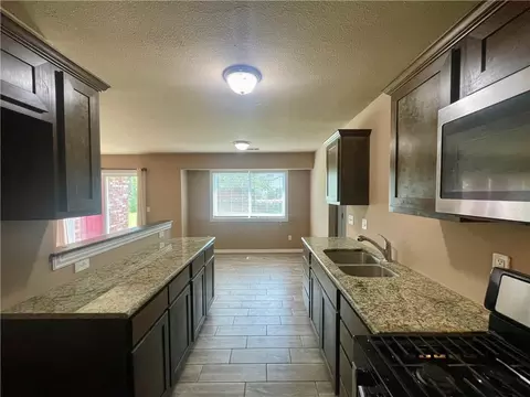 Kitchen - 3909 Clark Ave, Springdale, AR 72762 photo 4 of 4