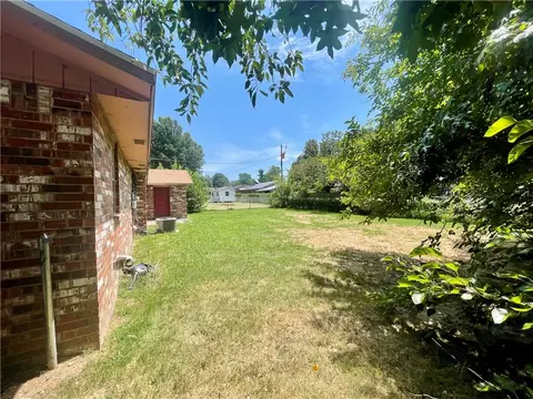 Exterior - 3909 Clark Ave, Springdale, AR 72762 photo 8 of 9