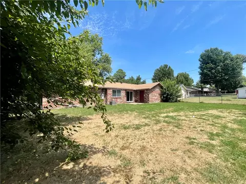 Exterior - 3909 Clark Ave, Springdale, AR 72762 photo 7 of 9