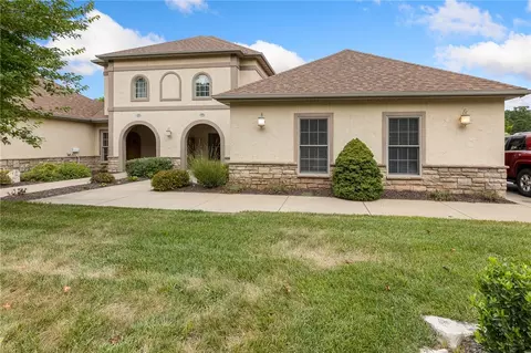 130 Lugano Ln, Hollister, MO 65672