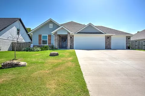 631 Hayden James St, Prairie Grove, AR 72753