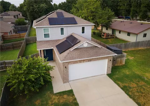 452 Bluebonnet Ave, Lowell, AR 72745