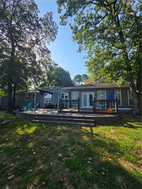 1 Hillcrest Dr, Holiday Island, AR 72631