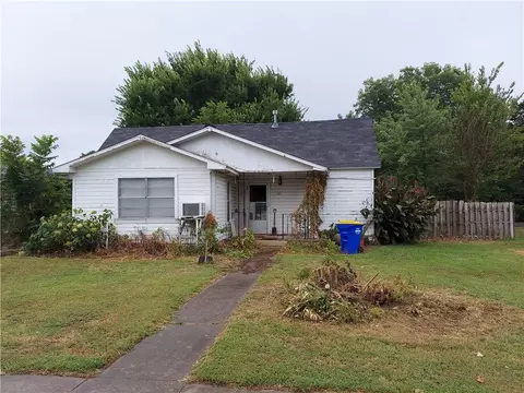 121 Washington St, Lowell, AR 72745