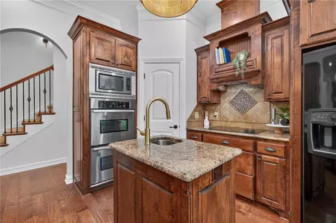 Kitchen - 1612 Granite Ln, Fort Smith, AR 72916 photo 3 of 4