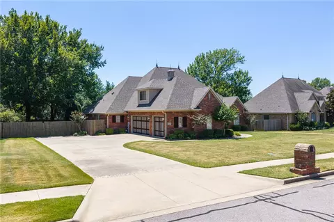 Exterior - 1612 Granite Ln, Fort Smith, AR 72916 photo 3 of 16