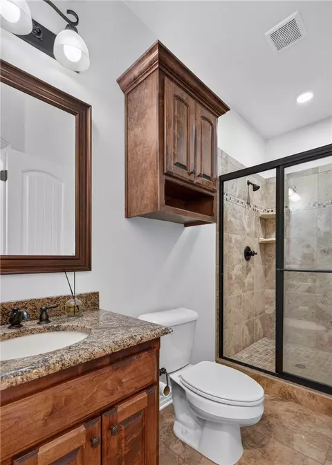 Bath - 1612 Granite Ln, Fort Smith, AR 72916 photo 3 of 7