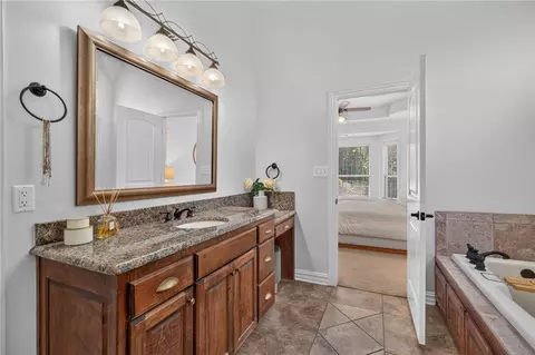 Entry Way - 1612 Granite Ln, Fort Smith, AR 72916 photo 4 of 4