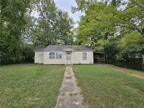 520 E O St, Russellville, AR 72801