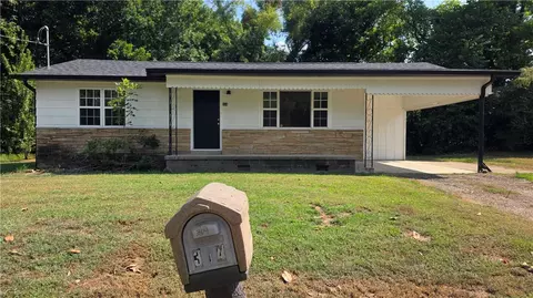 304 SE 2nd St, Atkins, AR 72823
