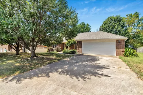 340 E Beca Ln, Prairie Grove, AR 72753