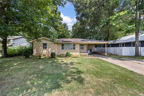 235 E L St, Russellville, AR 72801