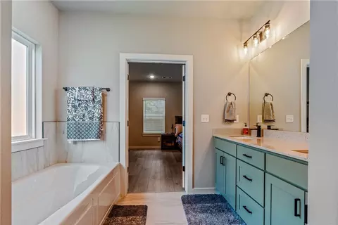 Bath - 3777 Tranquility St, Springdale, AR 72764 photo 1 of 4