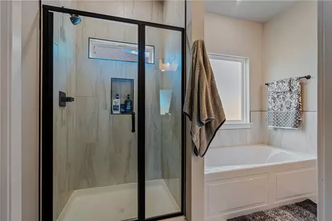 Bath - 3777 Tranquility St, Springdale, AR 72764 photo 3 of 4