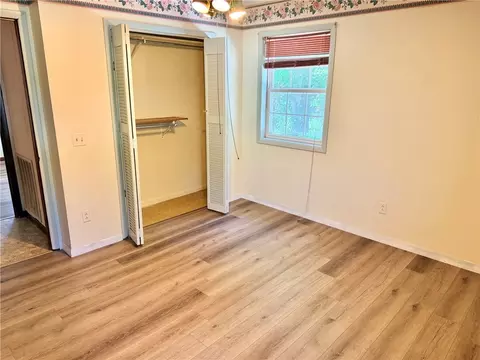 Bedroom - 118 Brewer St, Harrison, AR 72601 photo 3 of 4