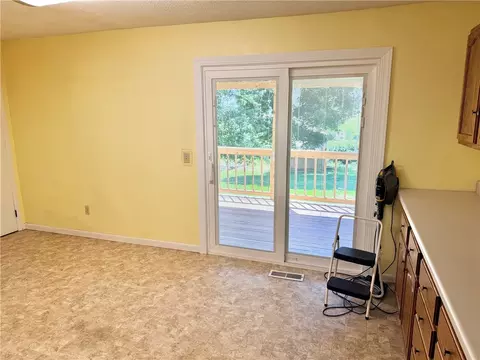 Kitchen - 118 Brewer St, Harrison, AR 72601 photo 5 of 5