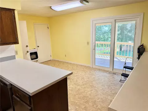 Kitchen - 118 Brewer St, Harrison, AR 72601 photo 2 of 5