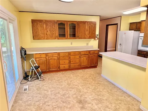 Kitchen - 118 Brewer St, Harrison, AR 72601 photo 4 of 5