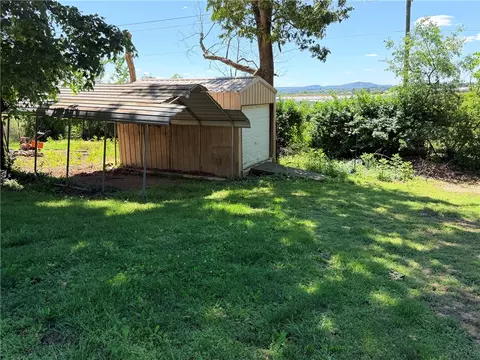 Exterior - 118 Brewer St, Harrison, AR 72601 photo 7 of 10