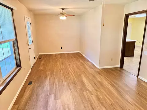Living - 118 Brewer St, Harrison, AR 72601 photo 2 of 2